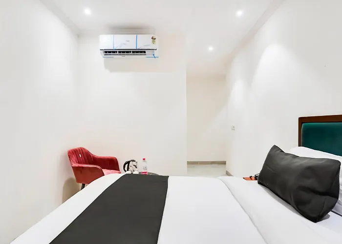 Hotel Retreat Inn New Delhi